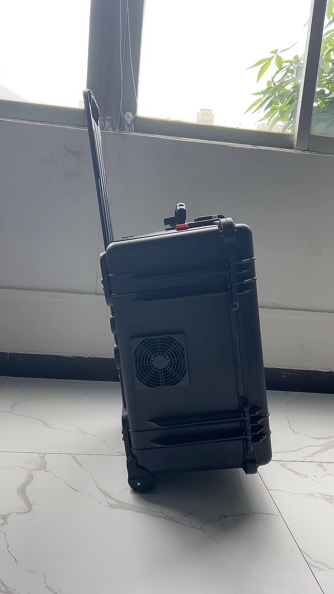 武山手拉箱型移动通信干扰器